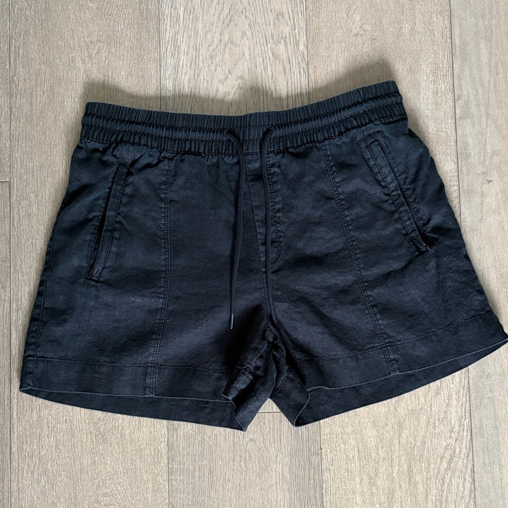 Athleta Charcoal Elastic Waist Shorts